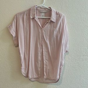 Short sleeve button blouse
